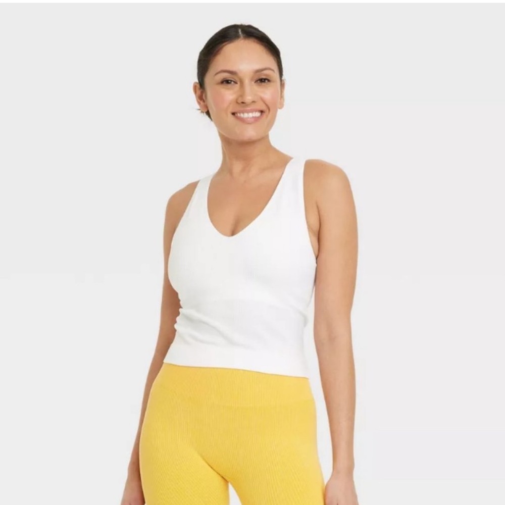 NWT Ribbed Seamless Tank Bra